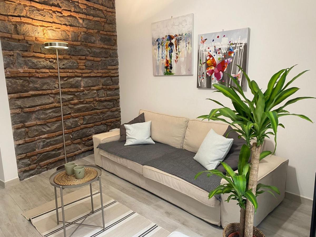 Apartment Alfonzetti-5 Min Walk To Central Train And Bus Station Catânia Exterior foto